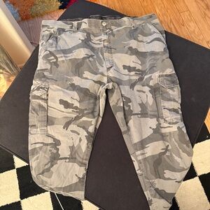 Wrangler Men's Gray Camo Cargo Pants - Urban Camo